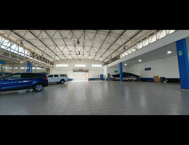 925M² SHOWROOM TO LET IN DURBAN CENTRAL